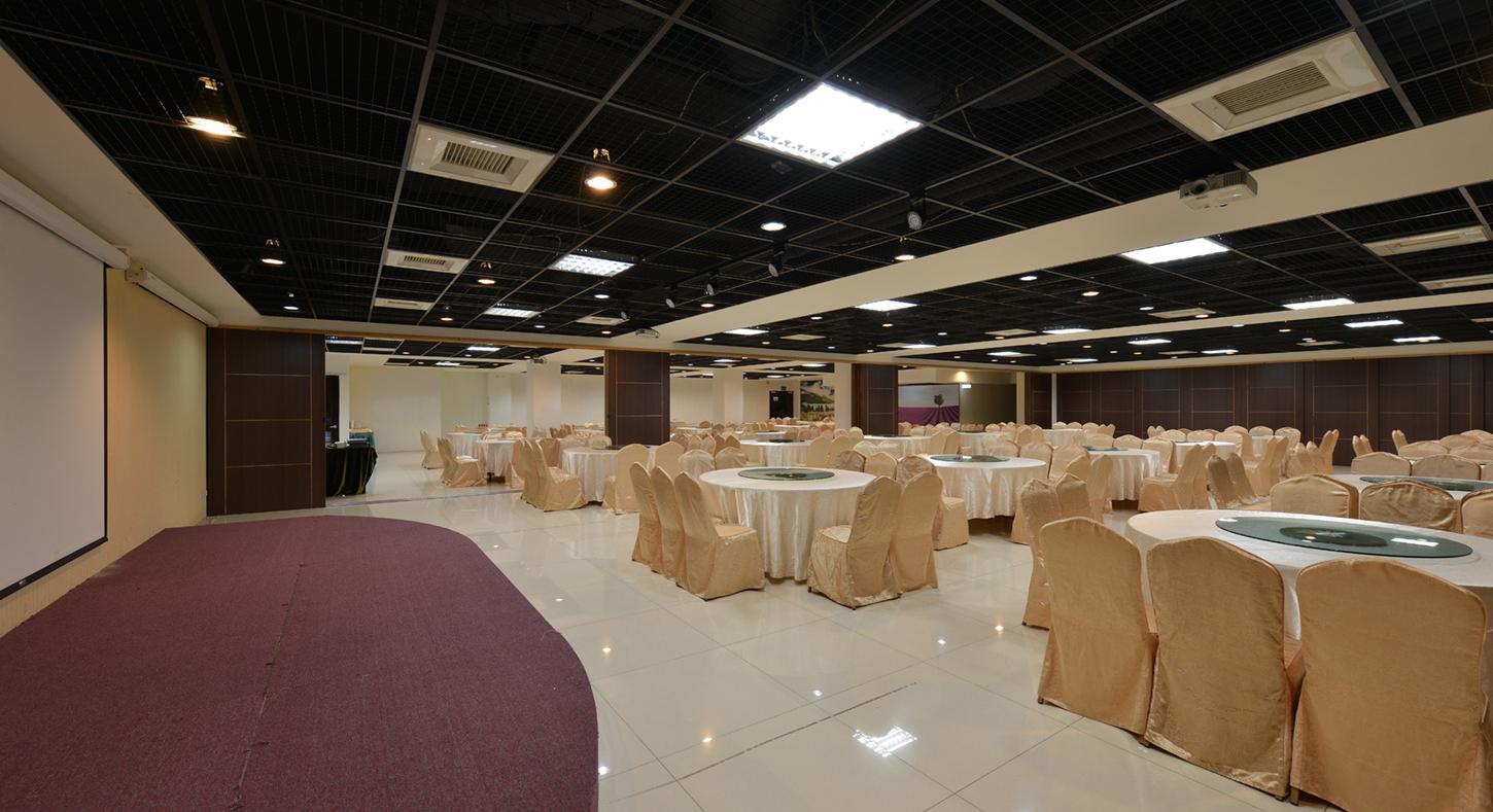 Group Garden Banquet Hall